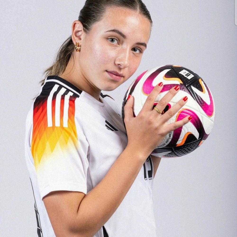 Loreen Bender