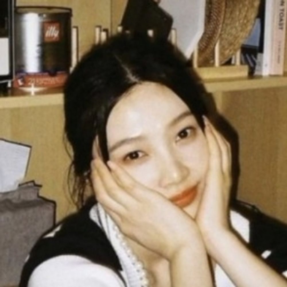 Ax saw loona and BTS and twice 