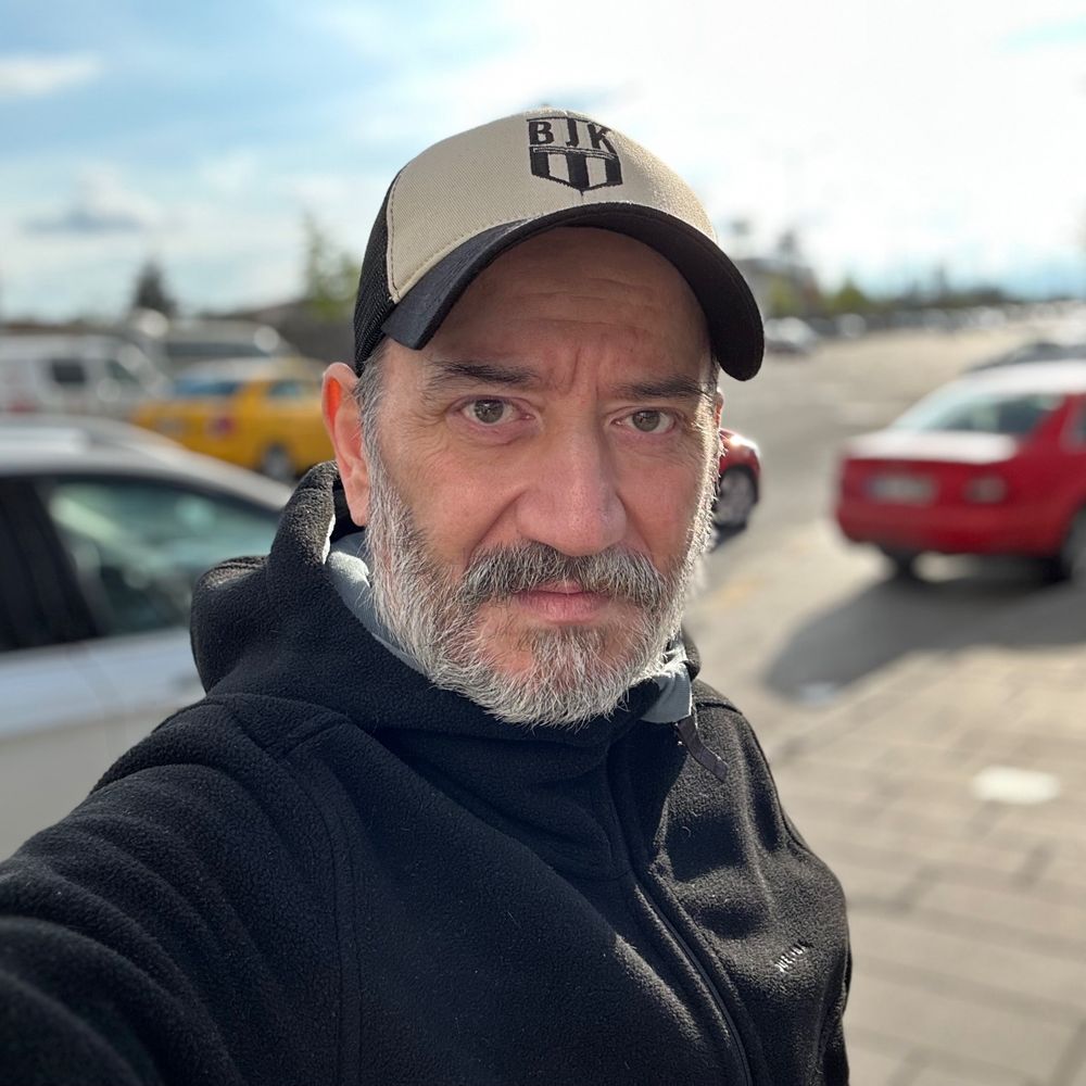 Özgür Yalın 