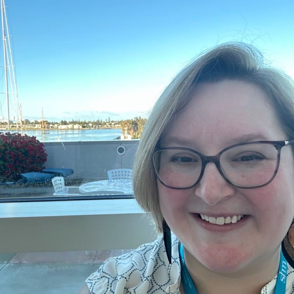 Jen Readlynn, MD, FHM (she/her)