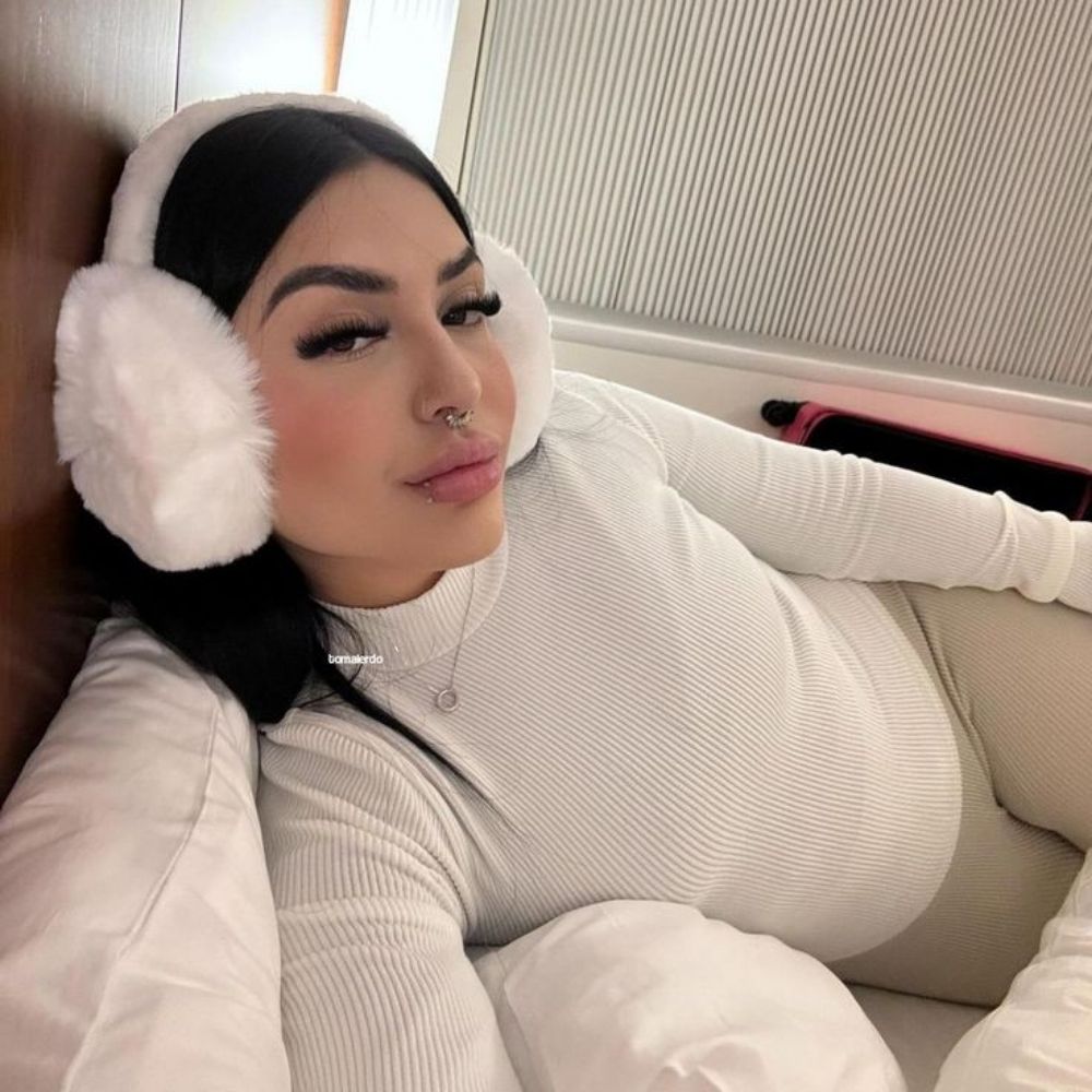 ⠀
