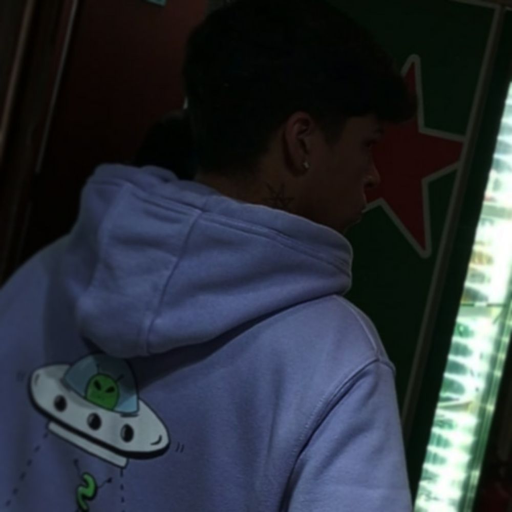 L.🌚