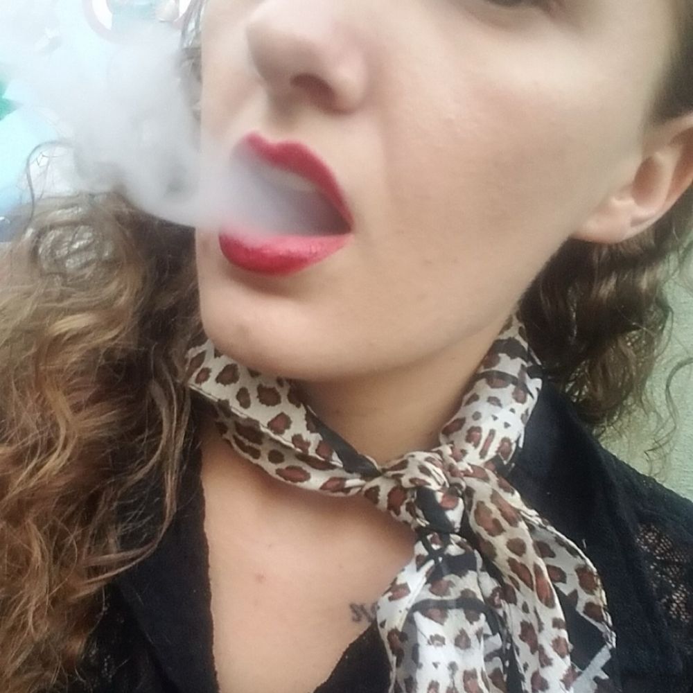 👑 💋 Miss Kitty 👇🧎