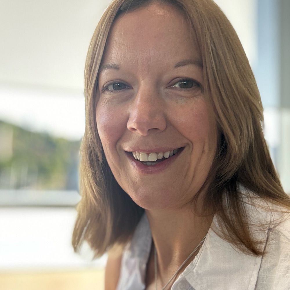 Dr. Lynne Binnie