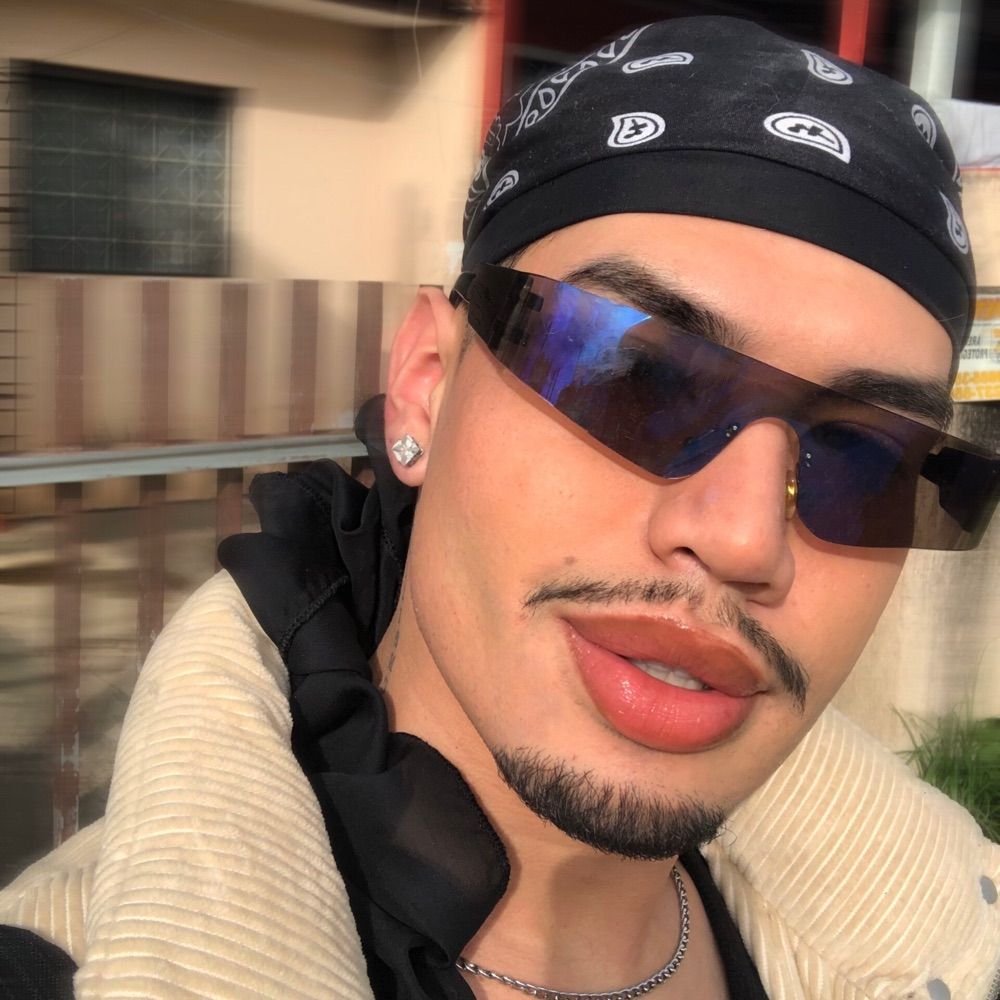 𝒪𝓇𝓁ℯ𝒾 𝒞ℴ𝓁𝒶𝒸̧ℴ