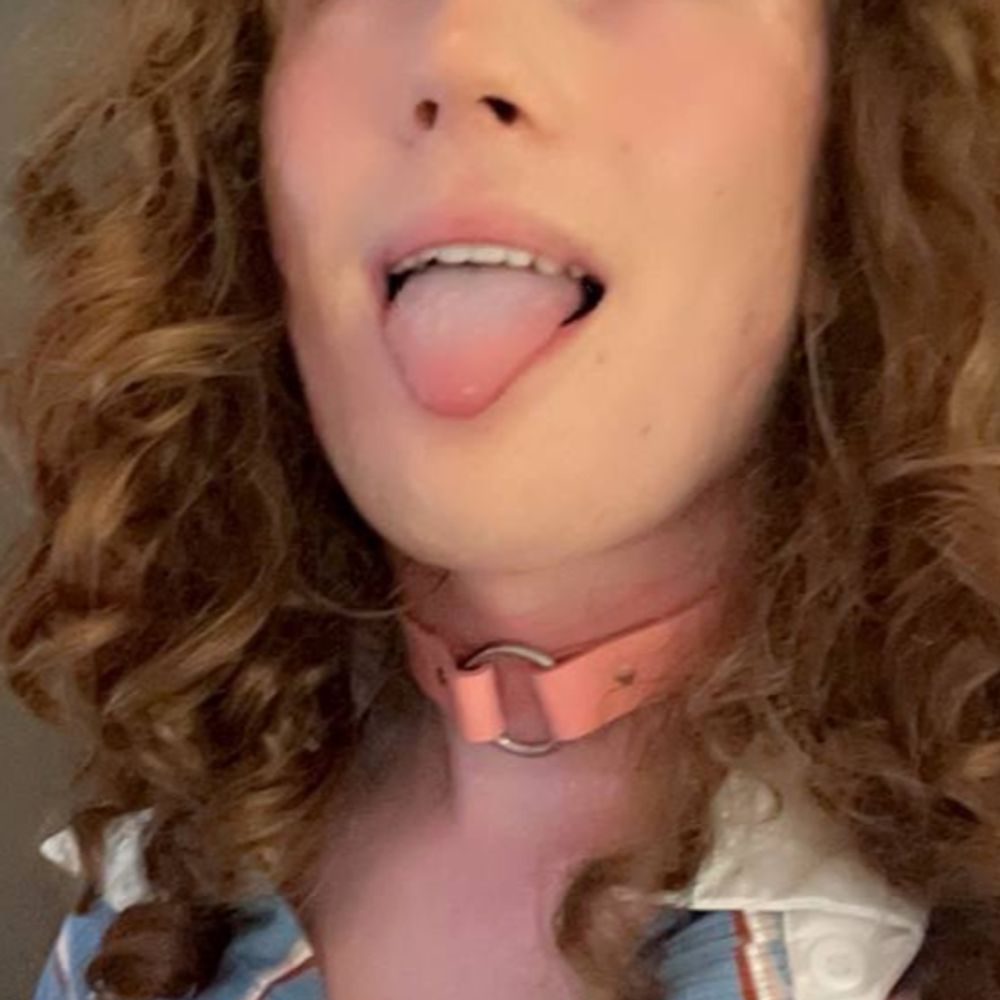 Em - public slut No. 1🌸