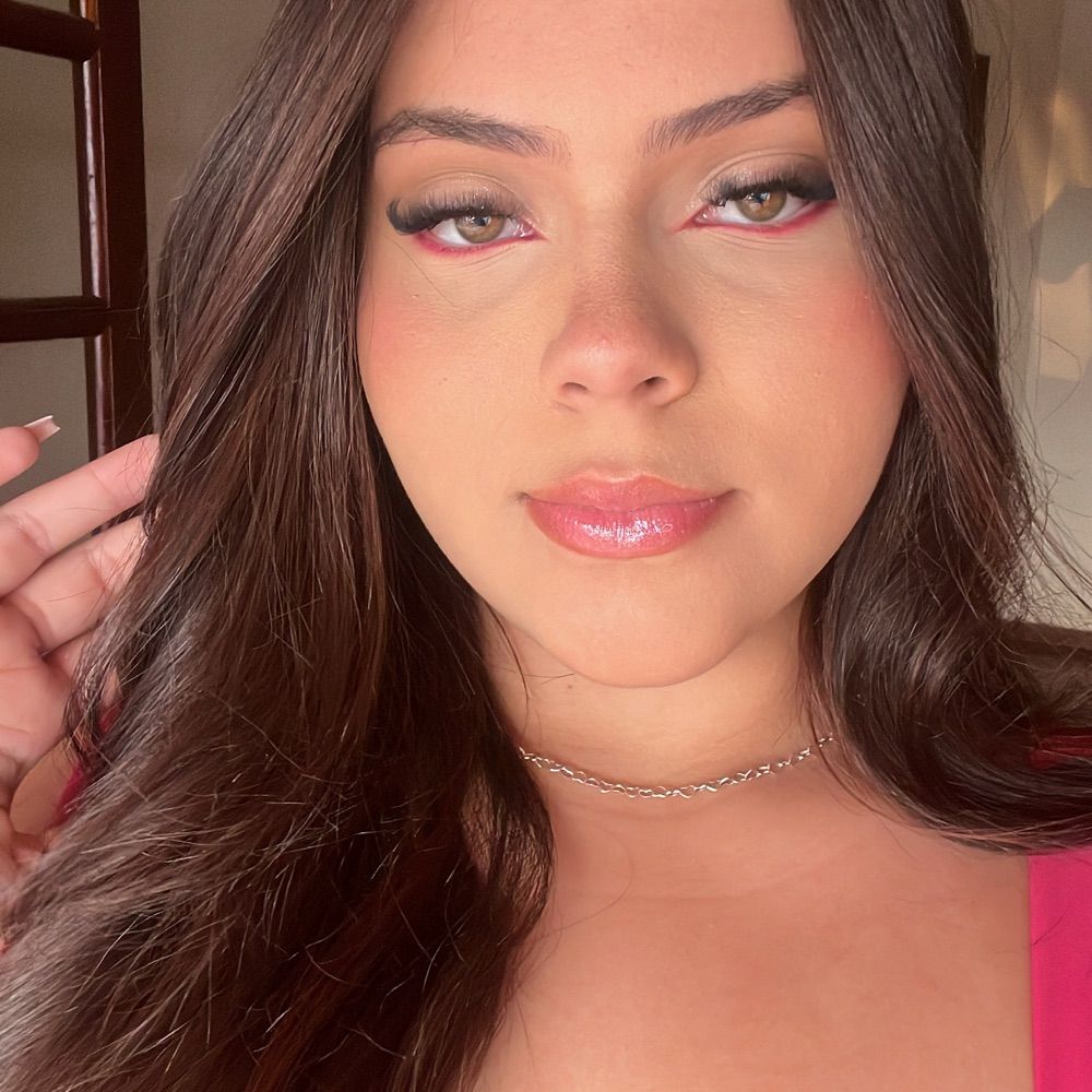 lara machado 