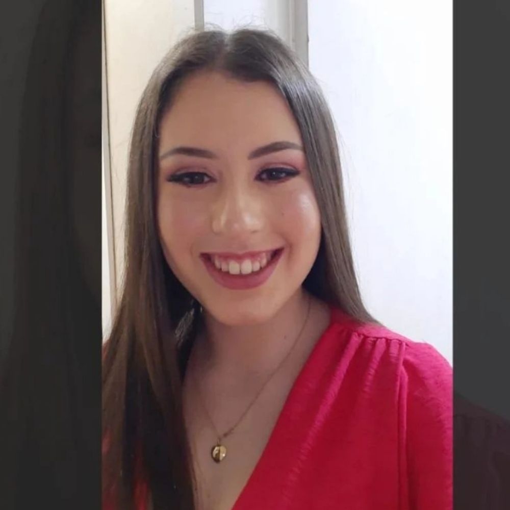 Laura_Bahú ⁴⁴