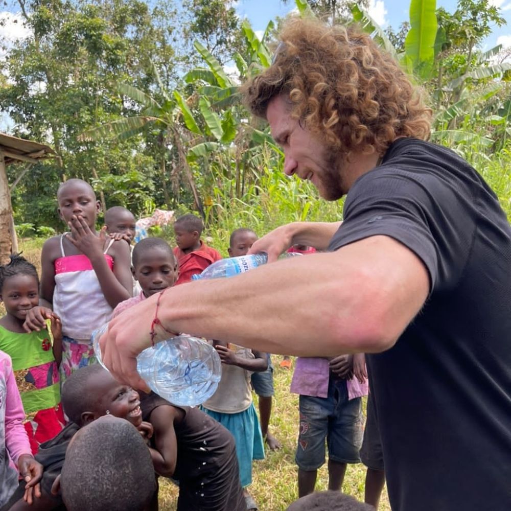 Join me creating a brighter future for 100 kids ✨️