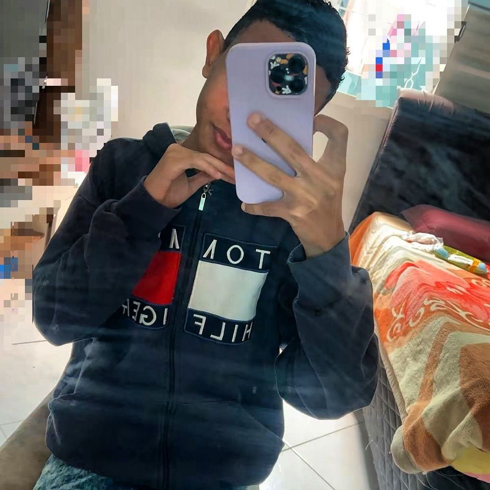 𝒩𝒾𝒸𝒽𝑜𝓁𝒶𝓈 𝑀.