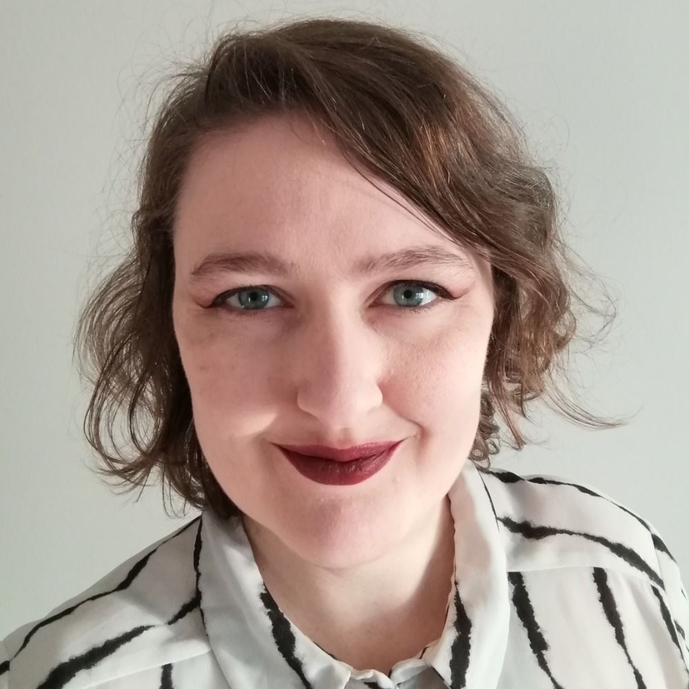 Dr Ellie Bennett