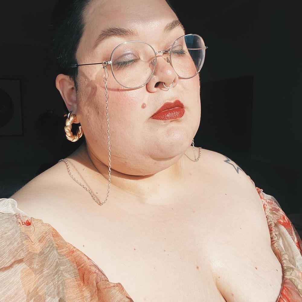 Kat (she/her)