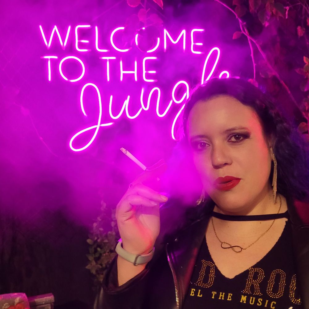 Smoking Goddess Lilli