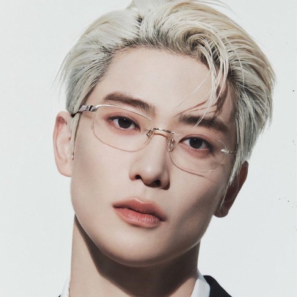 𝙲𝚣𝚎𝚗𝚗𝚒𝚎 ･ ｡ﾟ☆: .☽ . :☆ﾟ. 