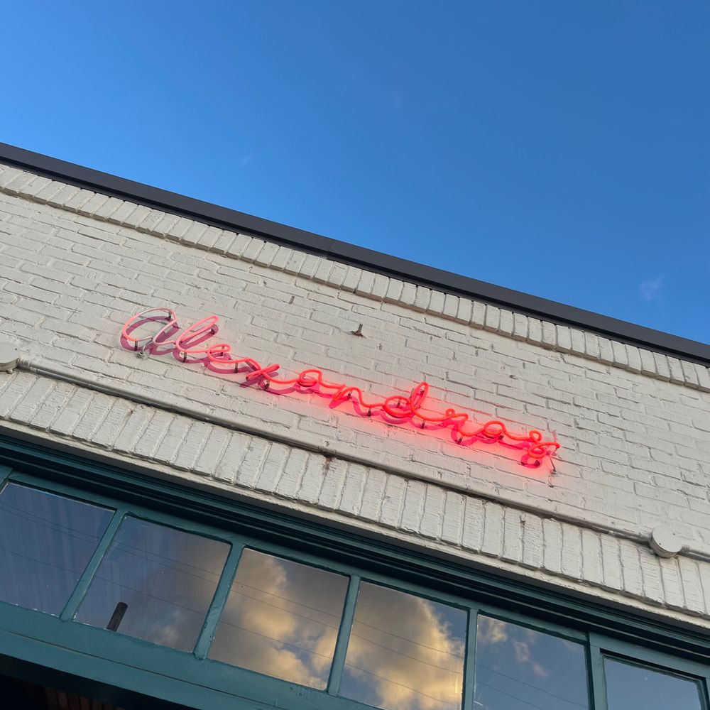 Alxandras Macarons & Cafe