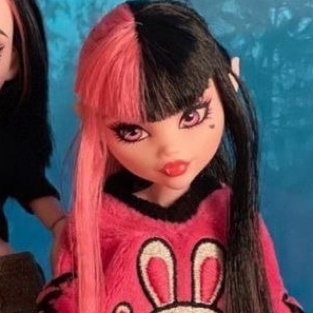 miss silan 🎀🕸️