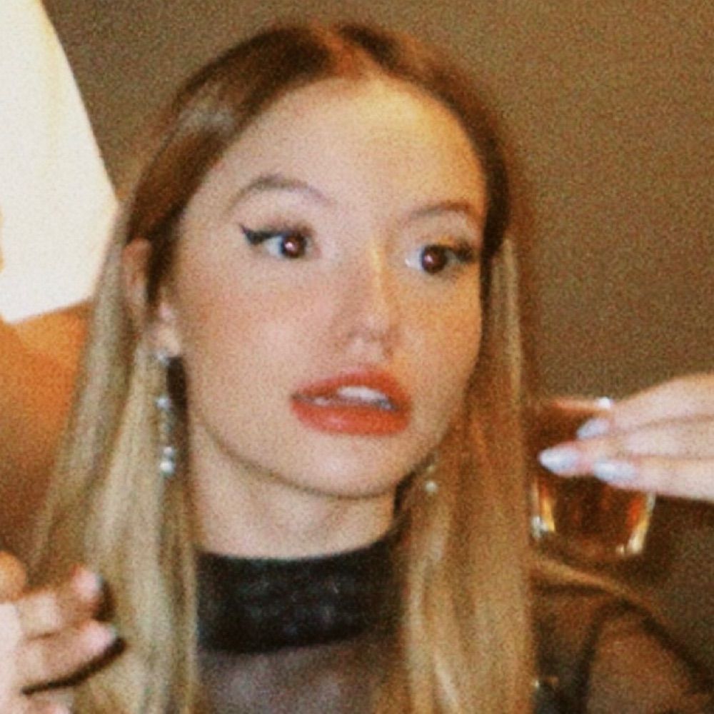 júlia 
