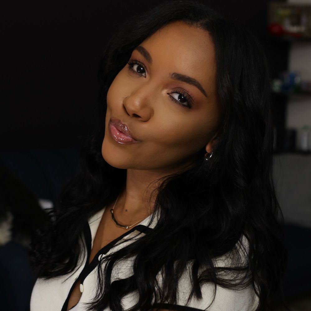 maya j. 🦋🤎