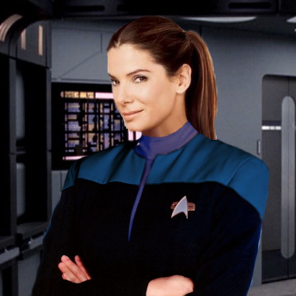 Cmdr. Helen Beckett (Mac)