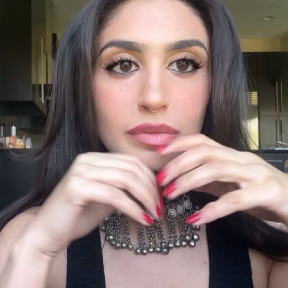 GINA NÄUMAN • جینا نعمان