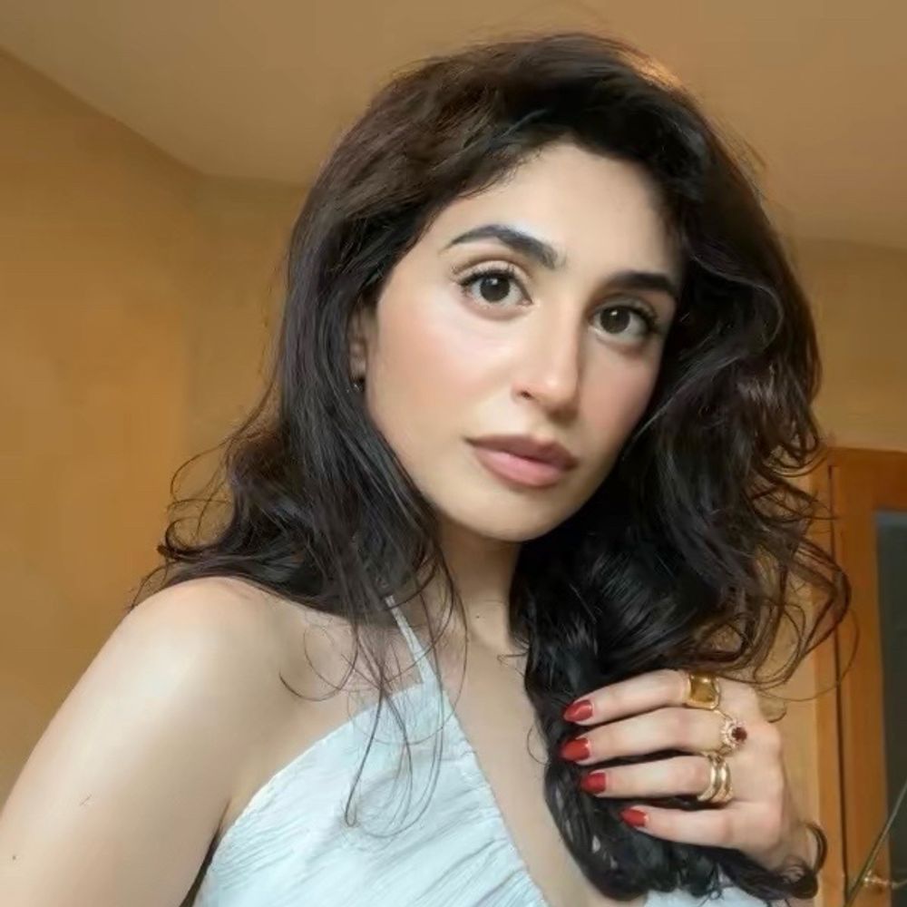 GINA NÄUMAN • جینا نعمان