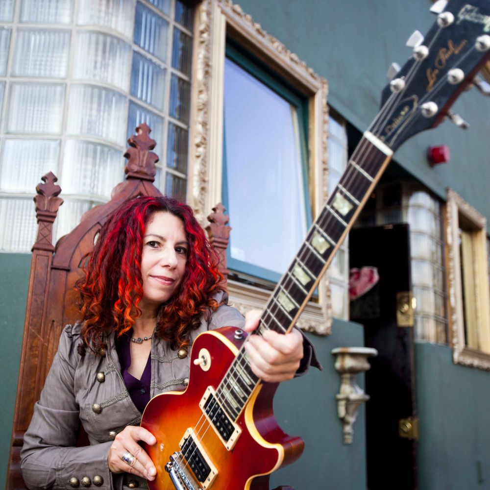 Catherine Capozzi composer guitarist