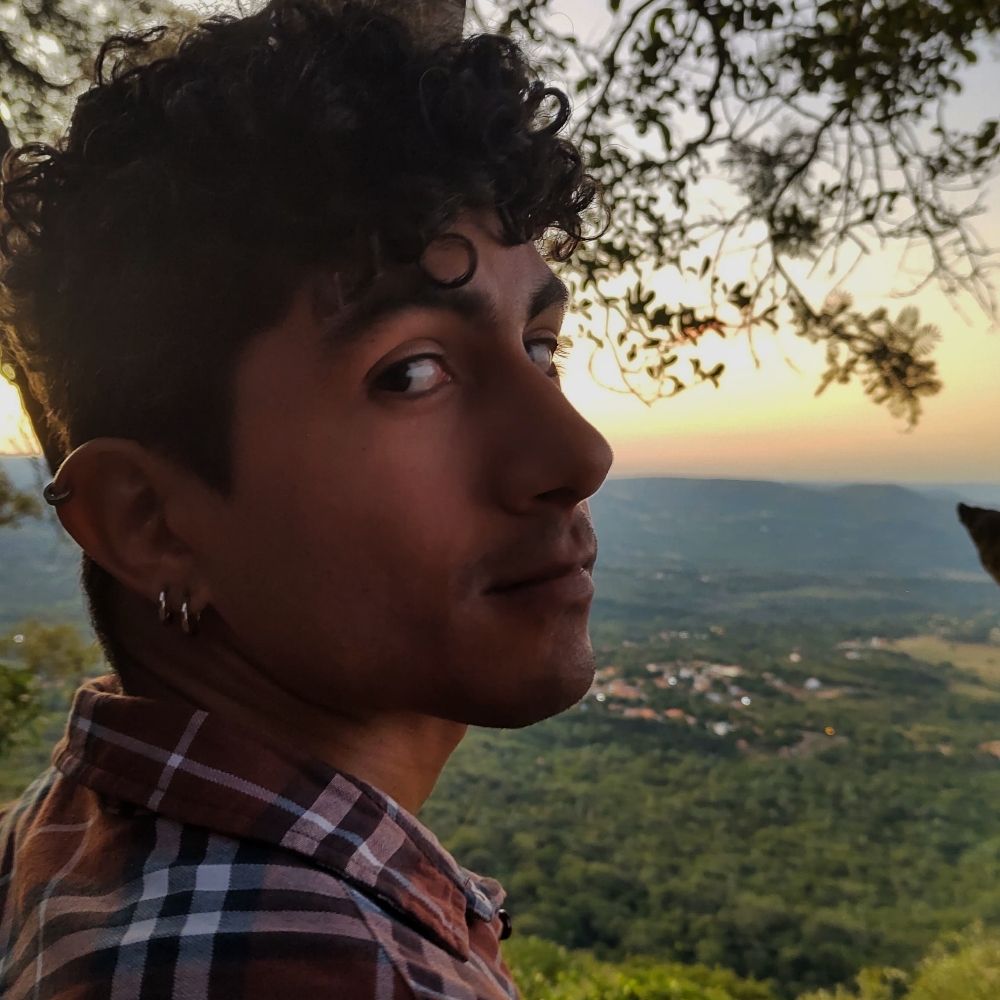não é Alex