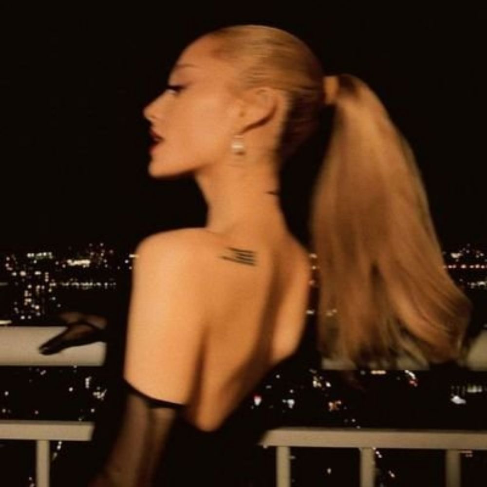 𝓐𝓵𝓮. (𝓣𝓪𝔂𝓵𝓸𝓻'𝓼 𝓥𝓮𝓻𝓼𝓲𝓸𝓷).