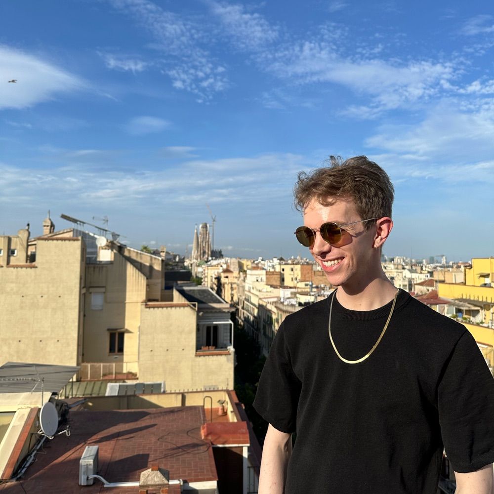 Alex אלכס