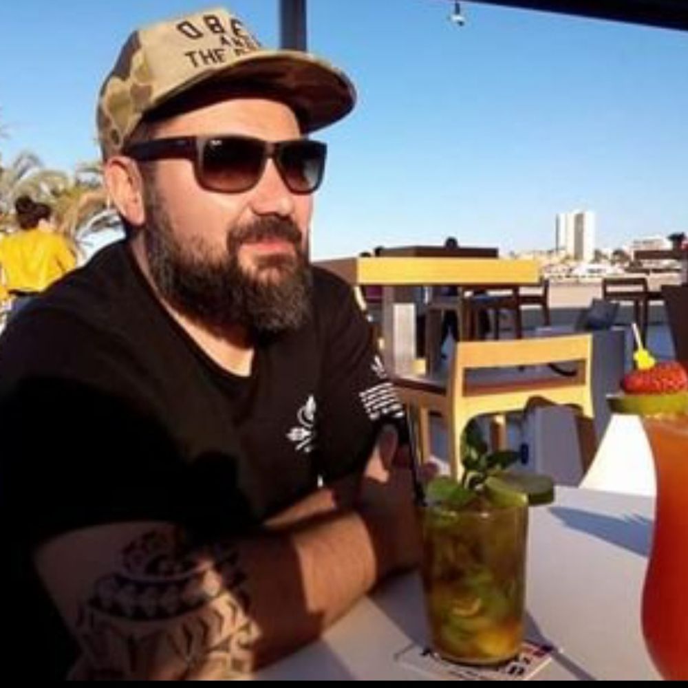 Manu Dionisos