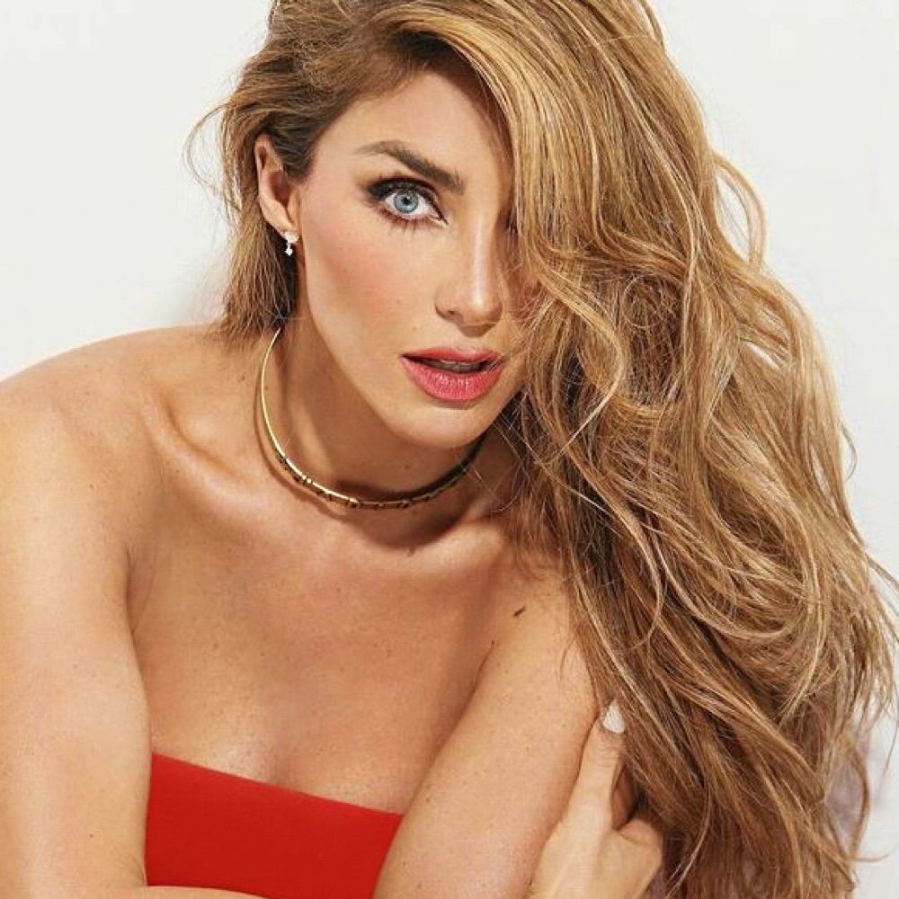 anahi photos