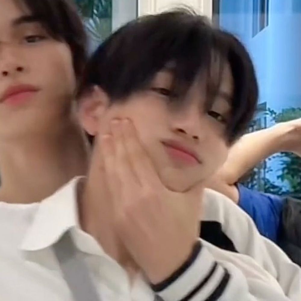 อรุณ