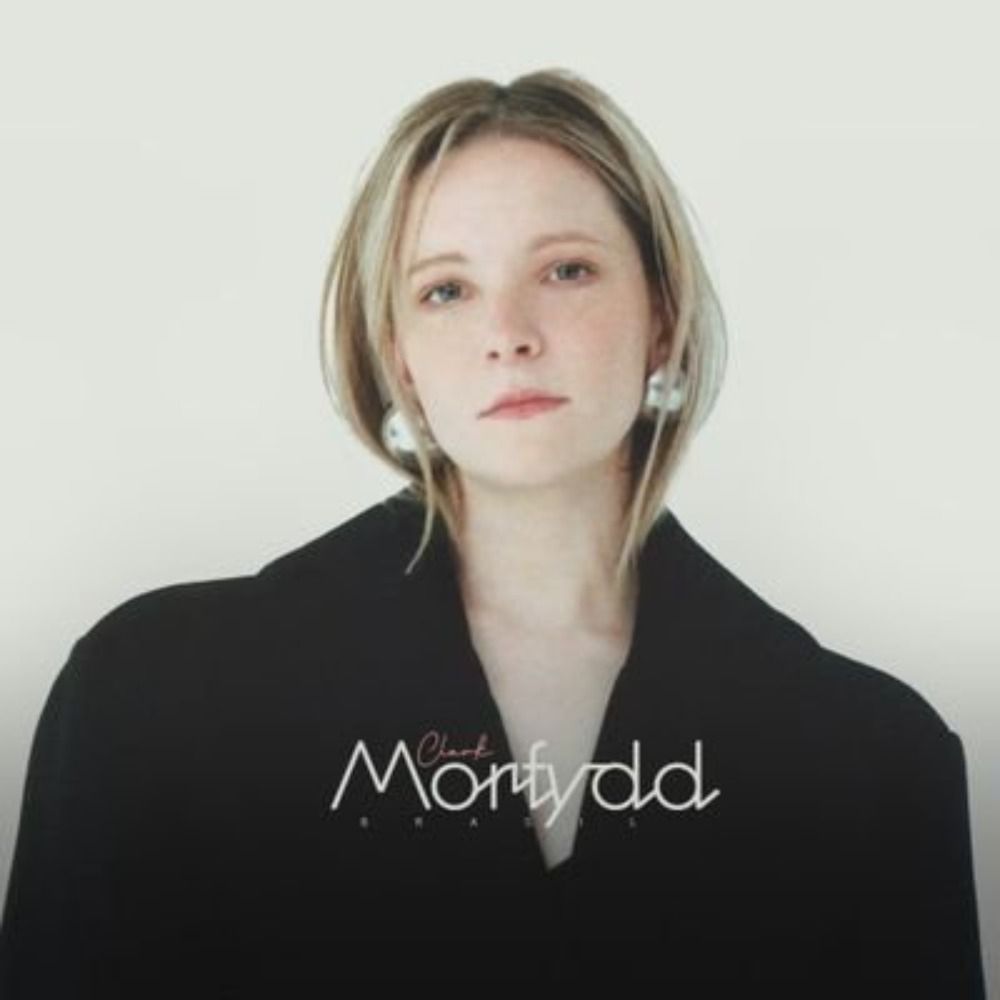 Morfydd Clark Brasil