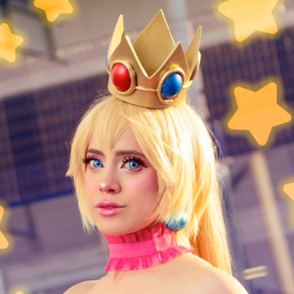 Copito Chai ❄️ Cosplayer & Propmaker