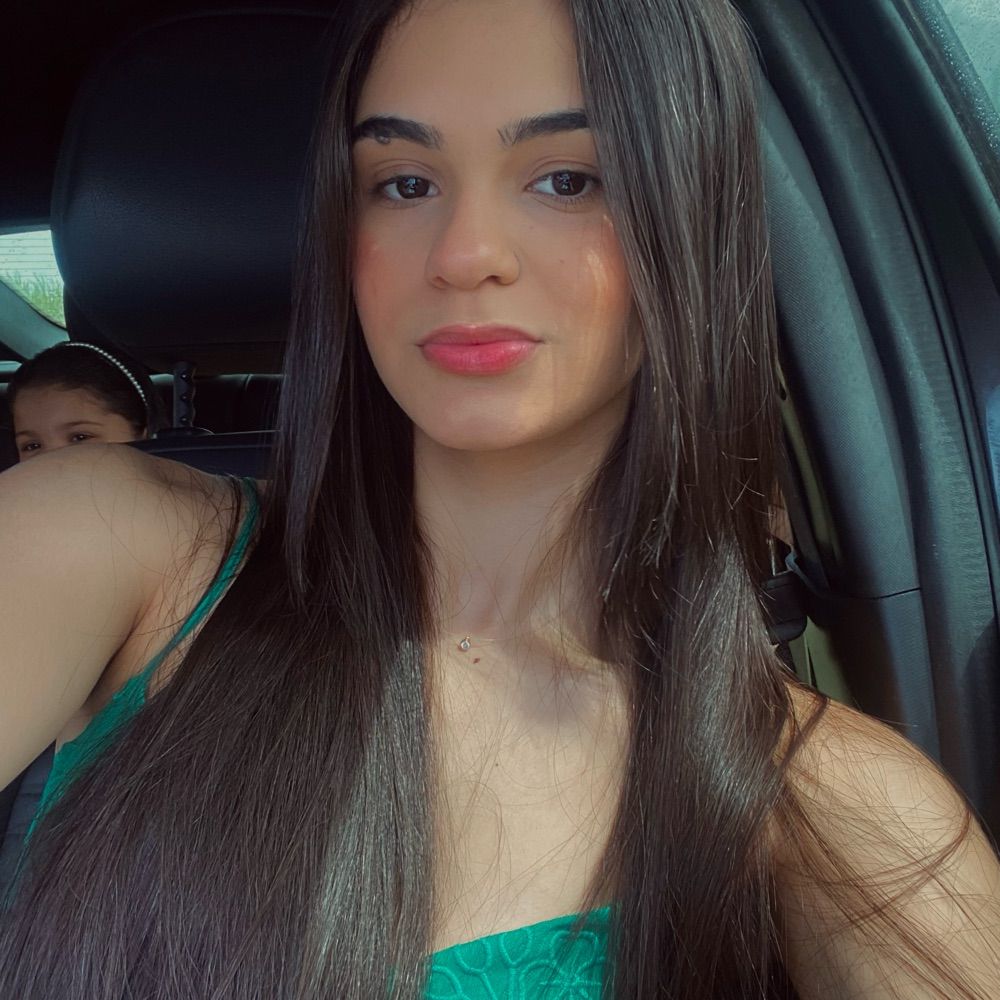 Hellen Melo 