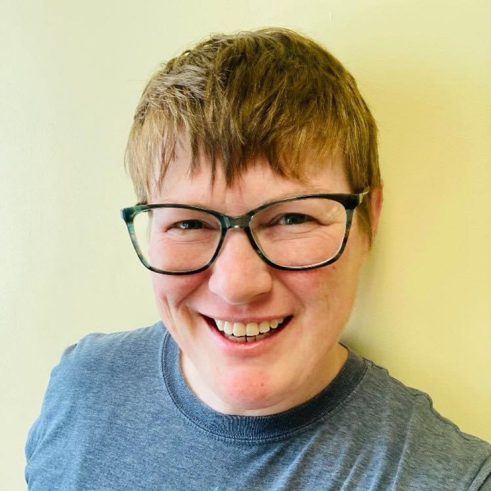Elisabeth Bailey (they/iel)