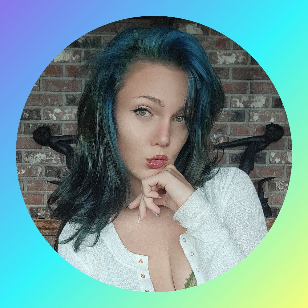 Kat Mattix (nerdy dirty cosplay)