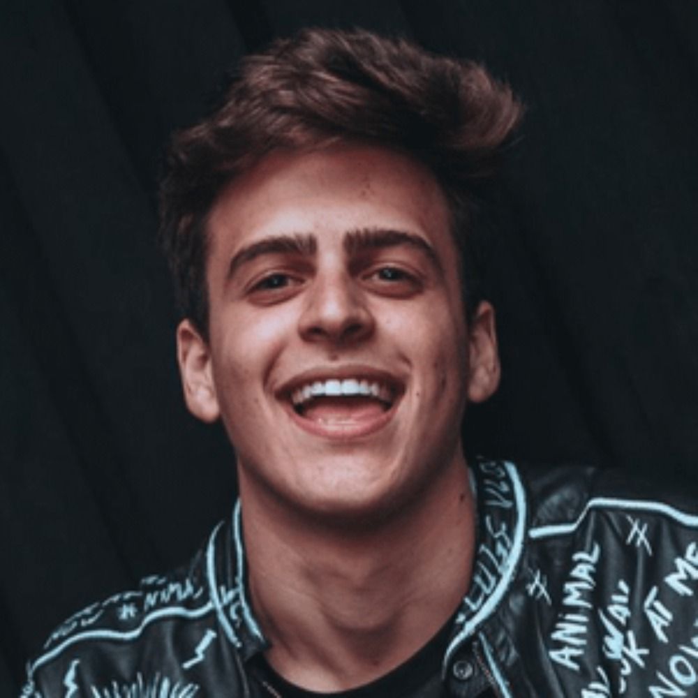 André