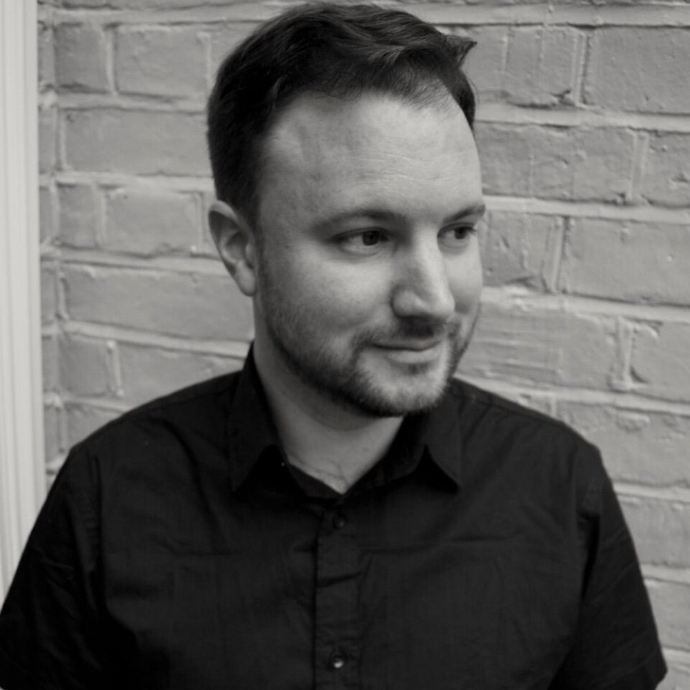 Alex Pavesi (Author)