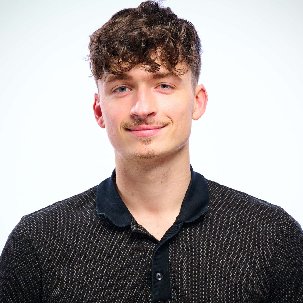 Alex Dakers