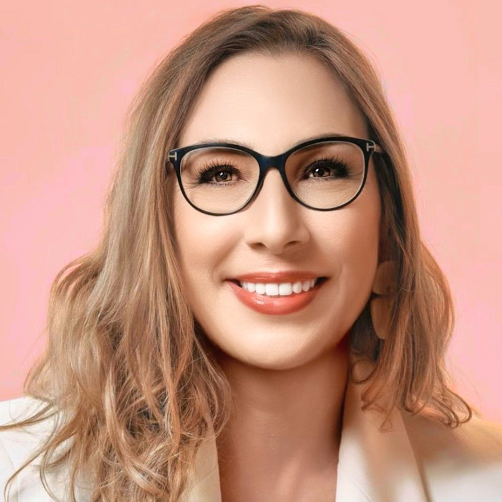 Alison Roberts: Comms Coach/Trainer, World Traveller