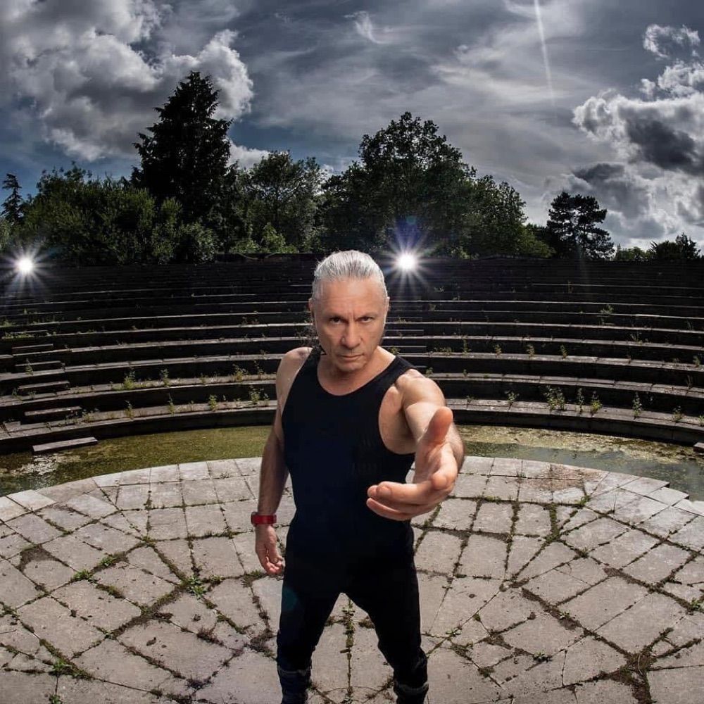 Bruce Dickinson