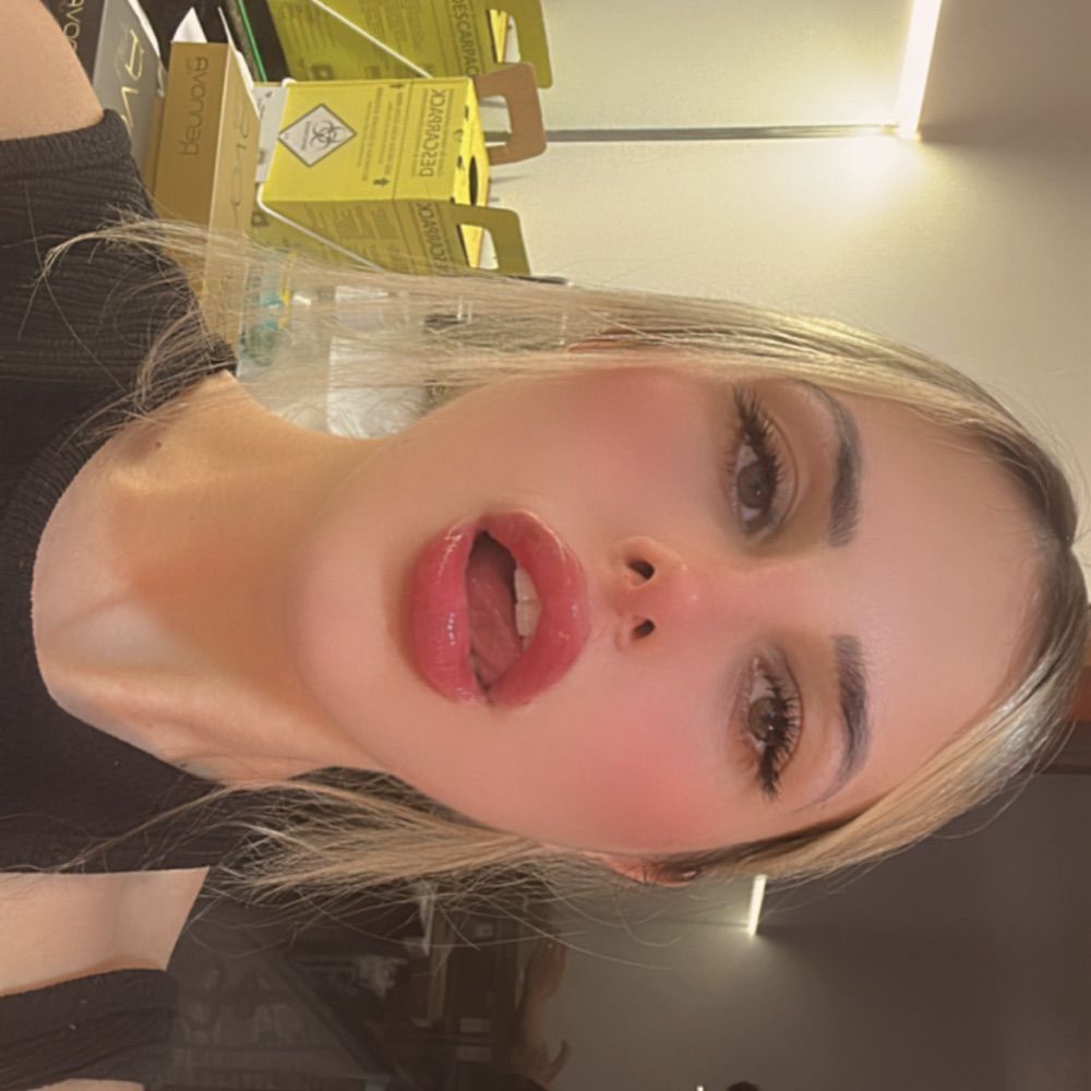 Becca 