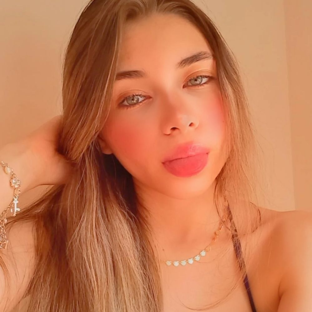 letícia୨୧