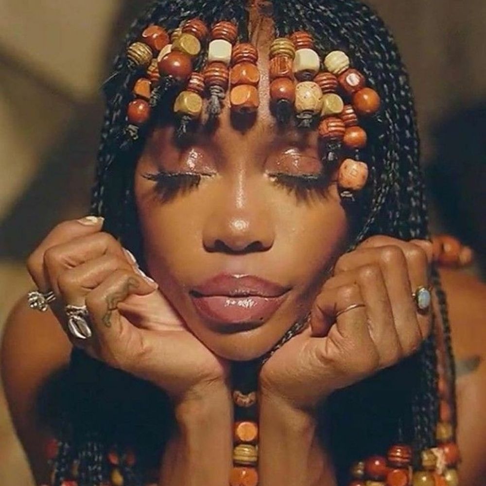 nasty girl⁷ 🦂