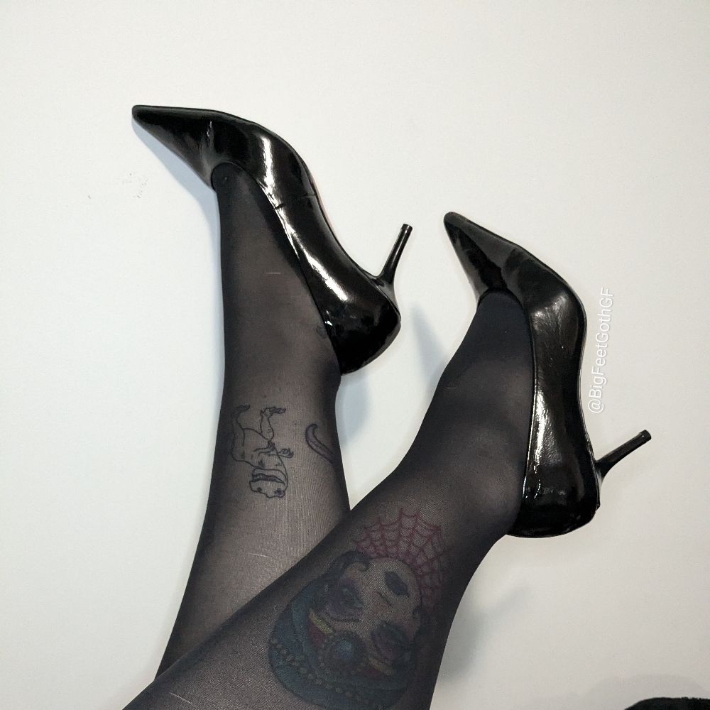 BigFeetGothGF