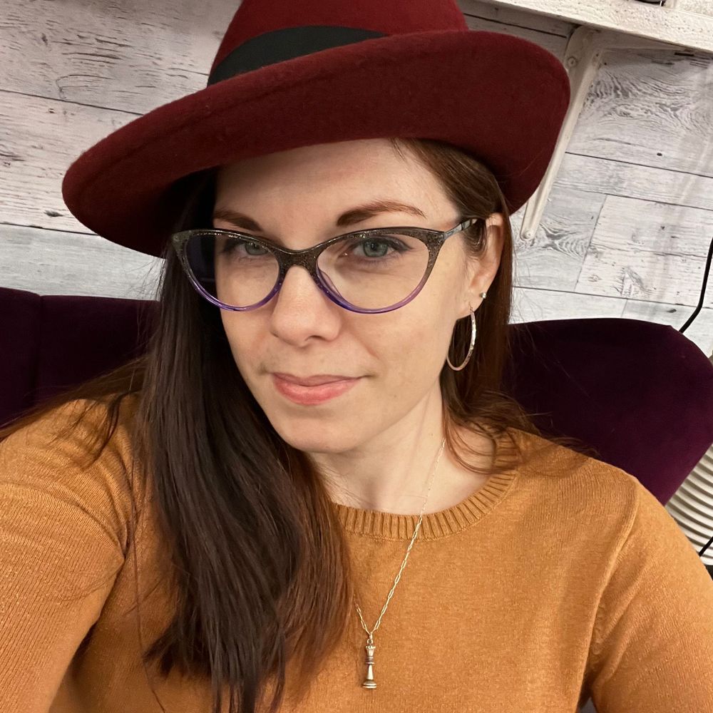 Cate (Lipstkadvntr, Catebthespark)