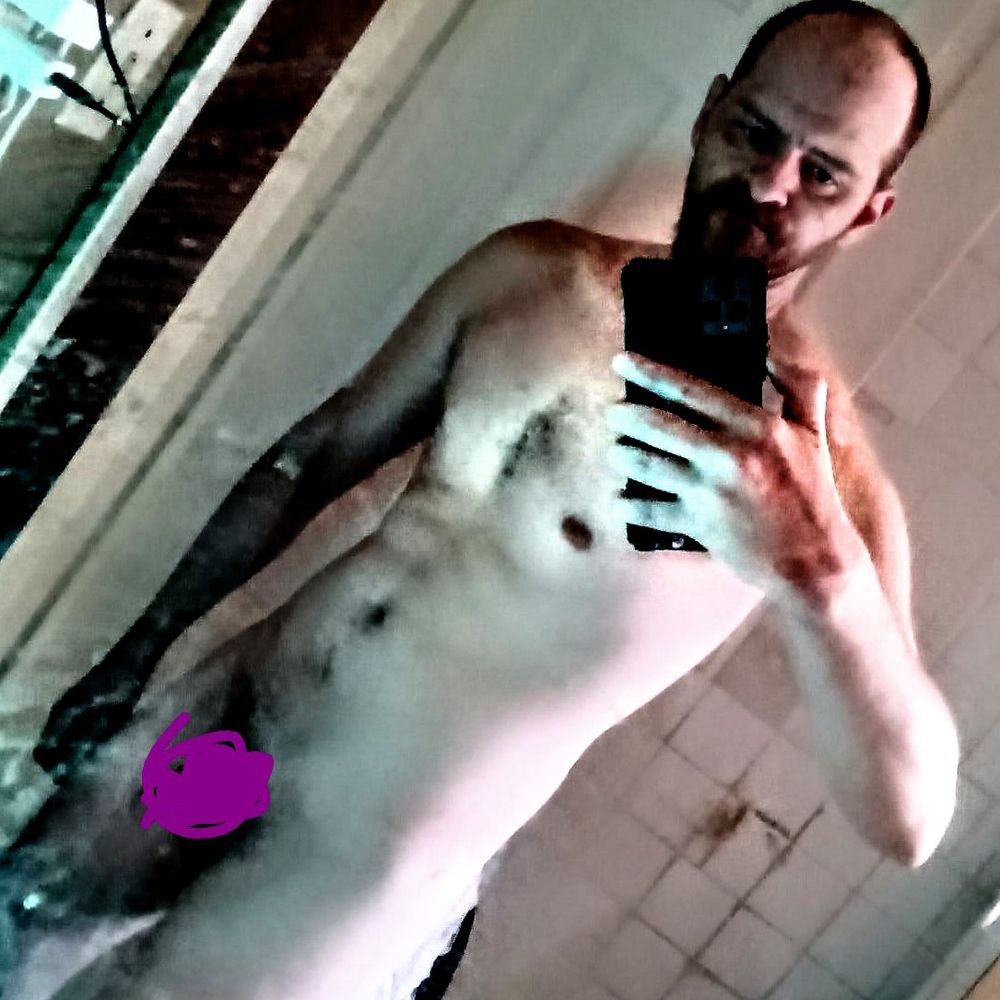 Bisexual Nudist