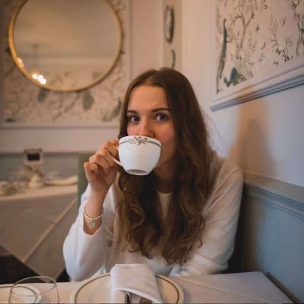 Becca Kate Blogs 📖 Book Blogger 📚 
