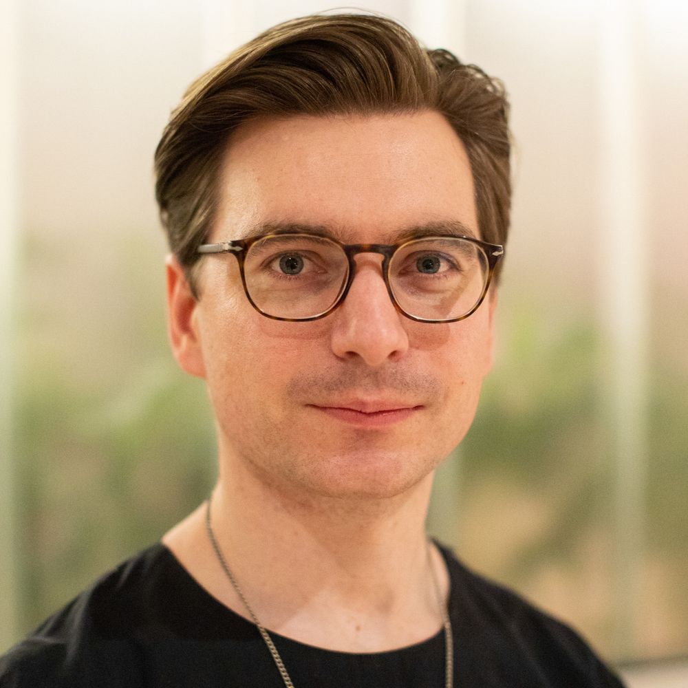 Daniel Davis